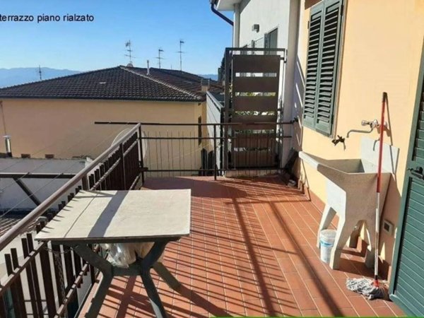 casa indipendente in vendita a Montale in zona Tobbiana