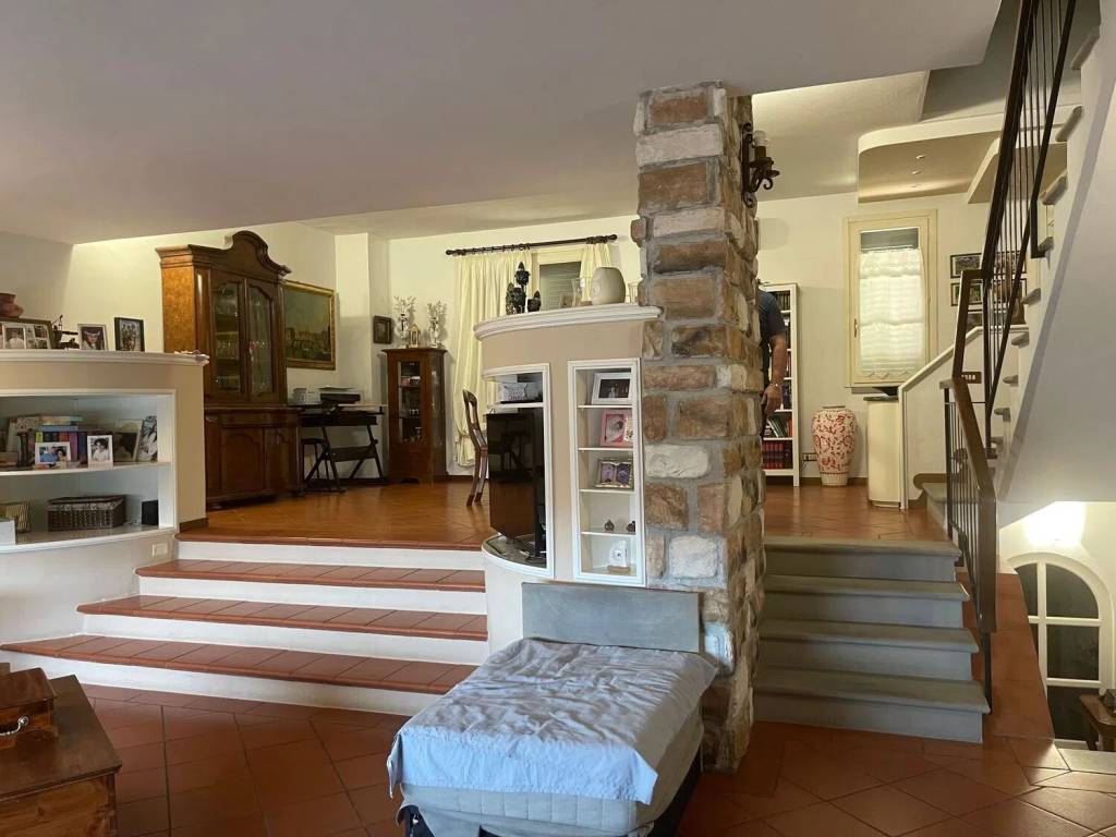 casa indipendente in vendita a Montale in zona Tobbiana