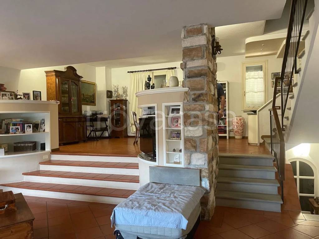 casa indipendente in vendita a Montale in zona Tobbiana