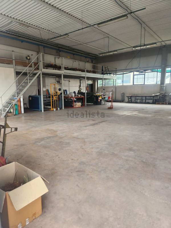 capannone in vendita a Montale