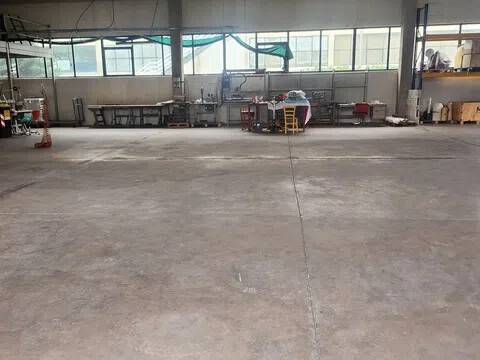 locale commerciale in vendita a Montale in zona Stazione