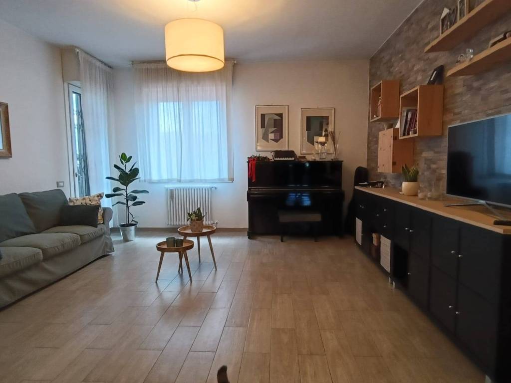 appartamento in vendita a Montale in zona Stazione