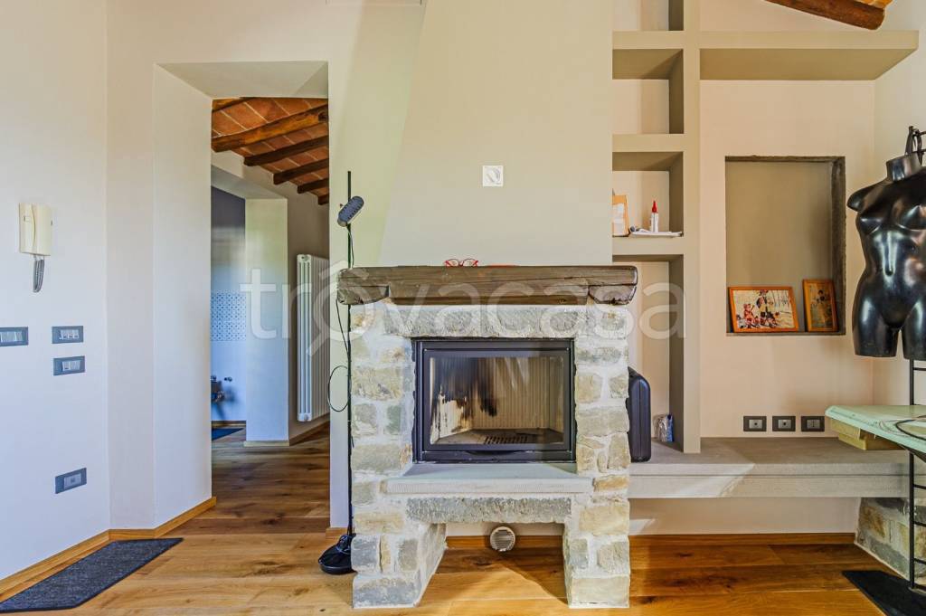 appartamento in vendita a Montale in zona Tobbiana