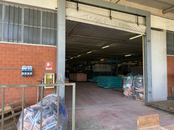 capannone in vendita a Montale