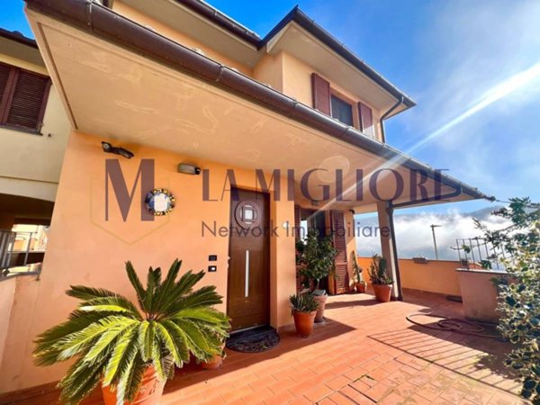 casa indipendente in vendita a Montale in zona Tobbiana