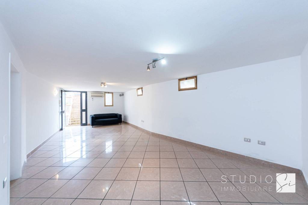 negozio in vendita a Montale