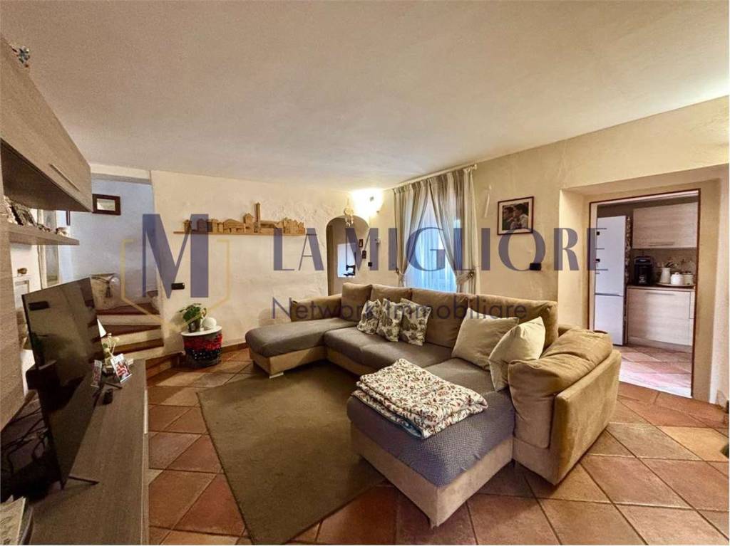 casa indipendente in vendita a Montale in zona Tobbiana