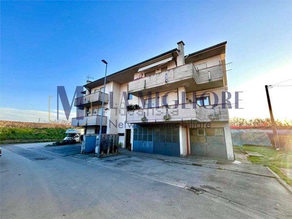 appartamento in vendita a Montale in zona Stazione