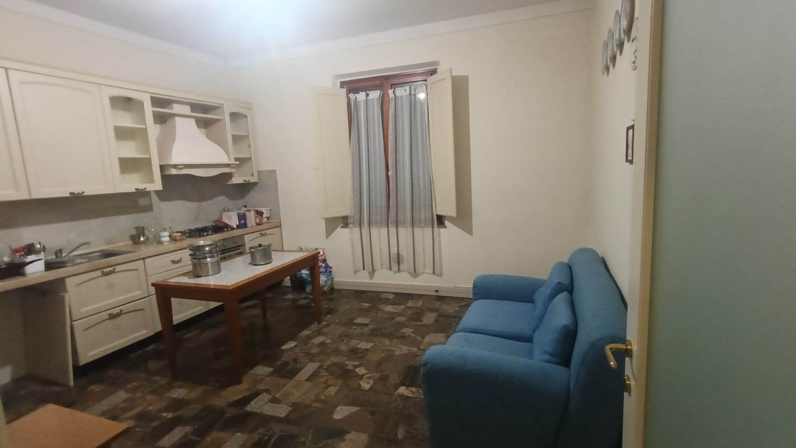 casa indipendente in vendita a Montale in zona Stazione