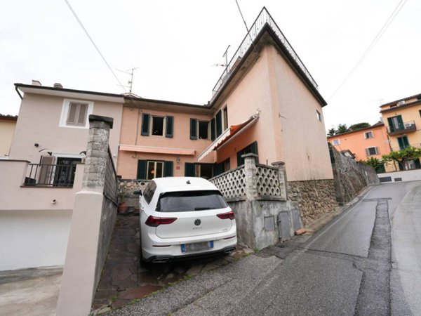 casa indipendente in vendita a Montale in zona Fognano