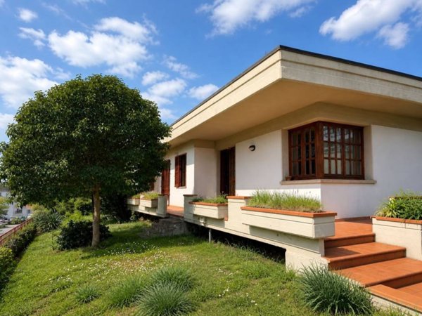 casa indipendente in vendita a Montale