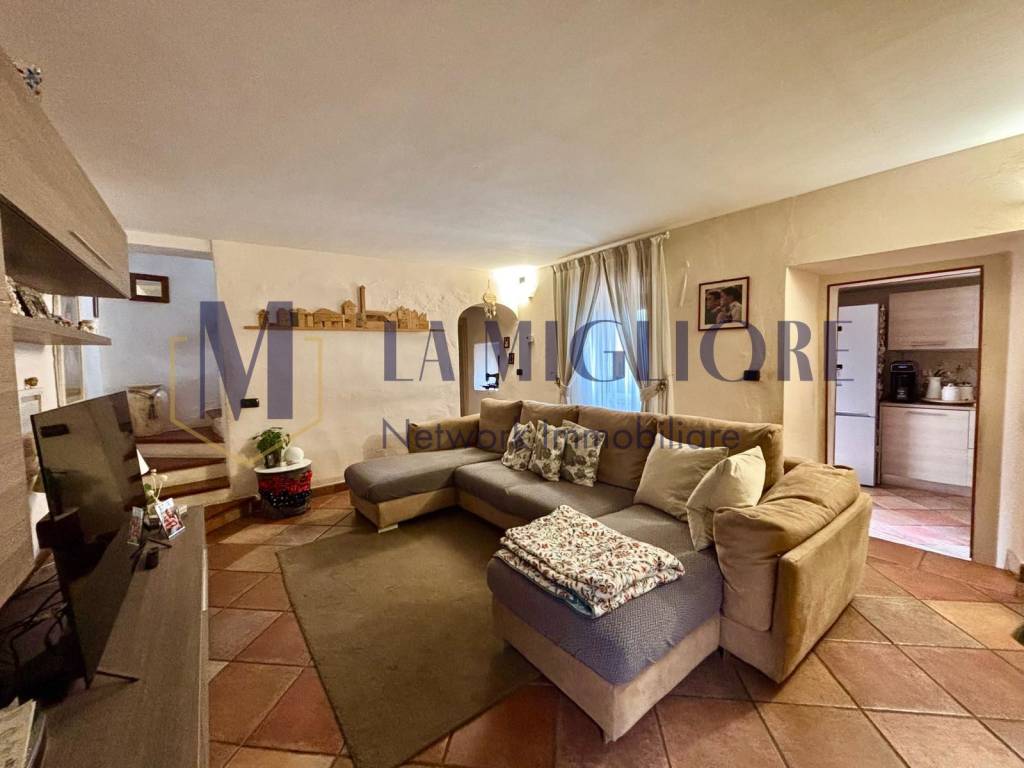 casa indipendente in vendita a Montale in zona Tobbiana