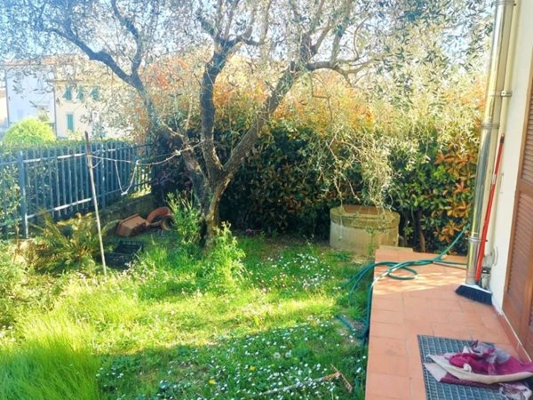 casa indipendente in vendita a Montale in zona Stazione