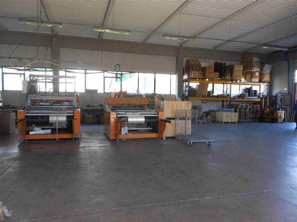 locale commerciale in vendita a Montale