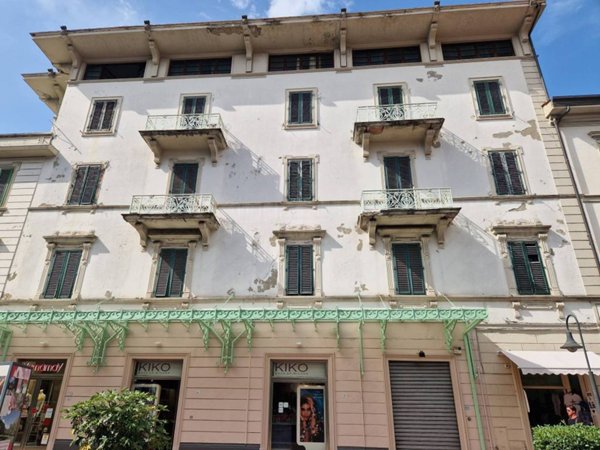 intera palazzina in vendita a Montecatini-Terme