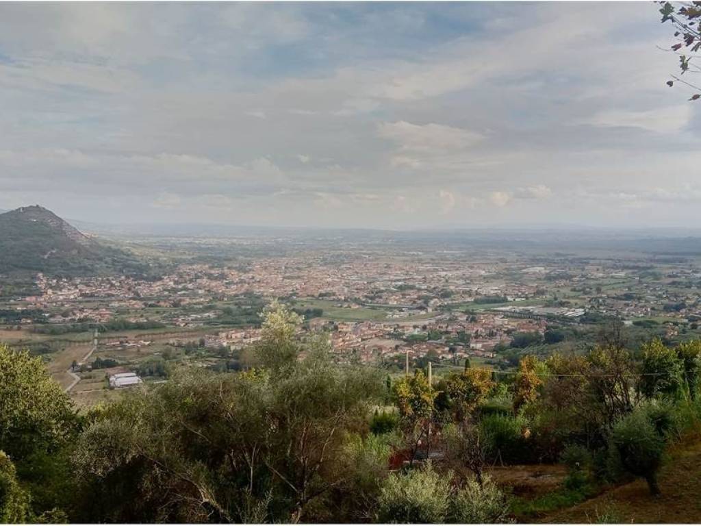 casa indipendente in vendita a Montecatini-Terme in zona Montecatini Alto