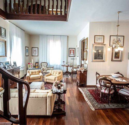 casa indipendente in vendita a Montecatini-Terme in zona Vico