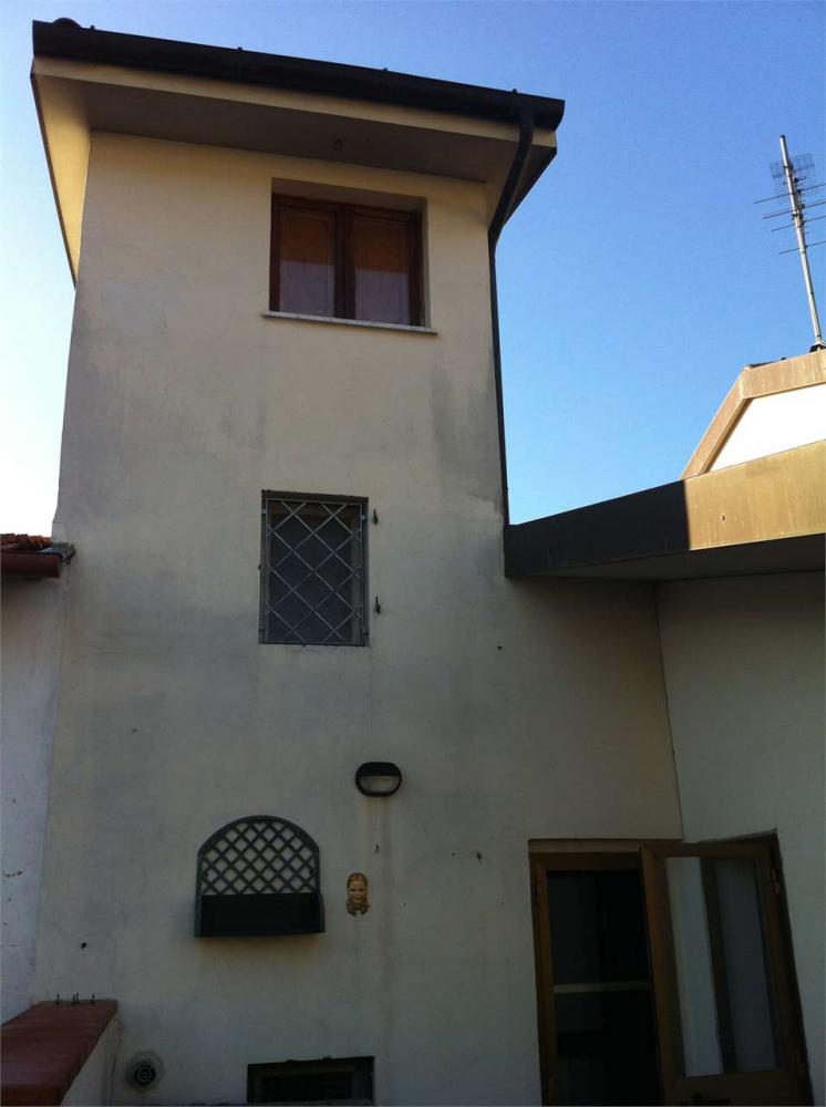 casa indipendente in vendita a Montecatini-Terme in zona Montecatini Alto