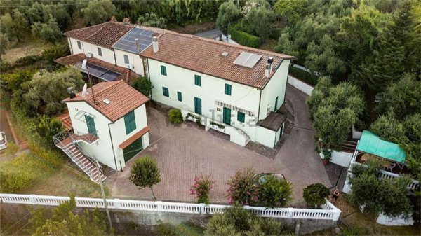 casa indipendente in vendita a Montecatini-Terme in zona Montecatini Alto