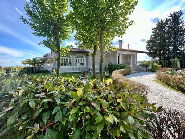 casa indipendente in vendita a Montecatini-Terme