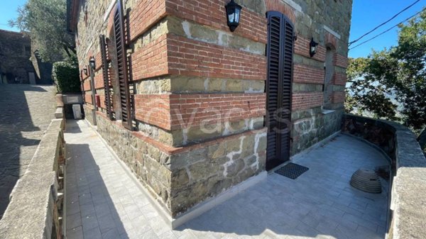 appartamento in vendita a Montecatini-Terme in zona Montecatini Alto