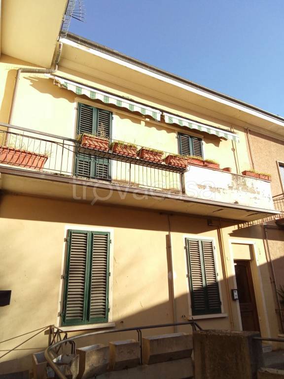 casa indipendente in vendita a Montecatini-Terme