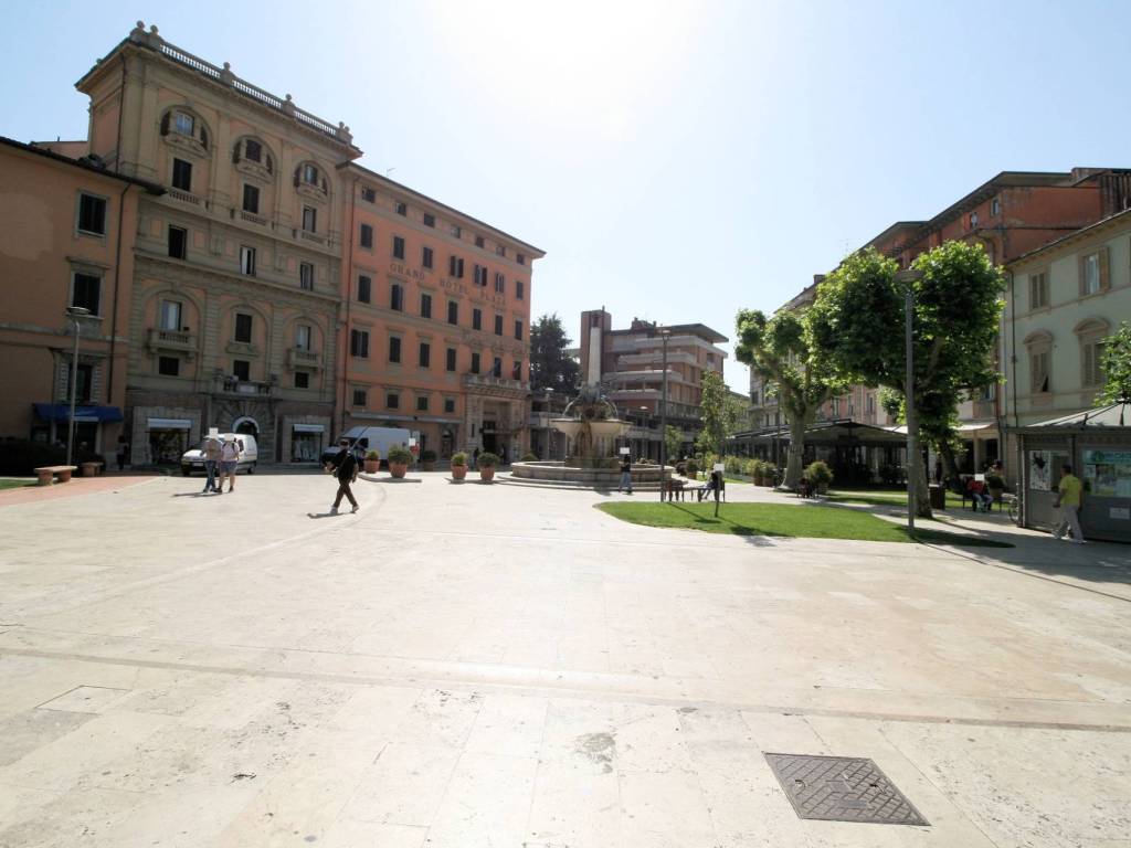 intera palazzina in vendita a Montecatini-Terme
