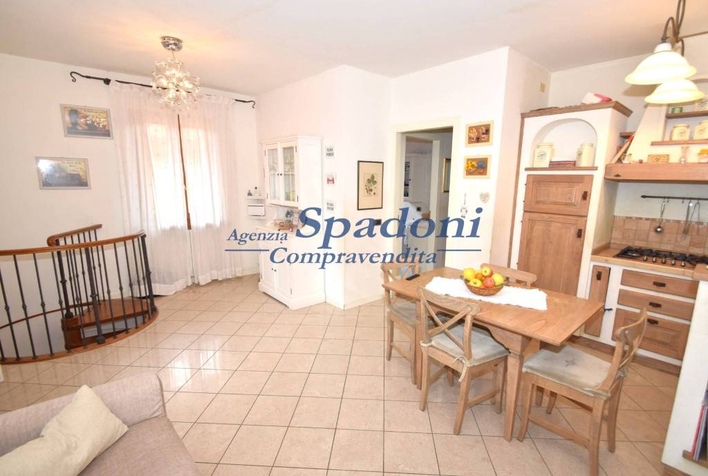 appartamento in vendita a Montecatini-Terme in zona Vico