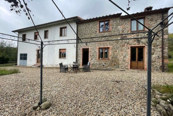 casa indipendente in vendita a Montecatini-Terme in zona Montecatini Alto