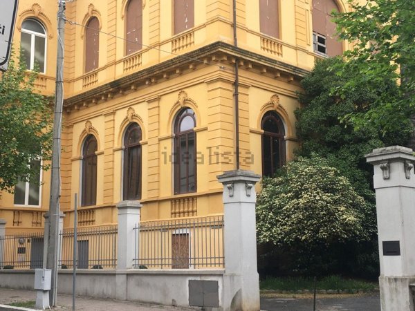 locale di sgombero in vendita a Montecatini-Terme