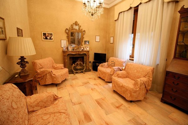 casa indipendente in vendita a Montecatini-Terme