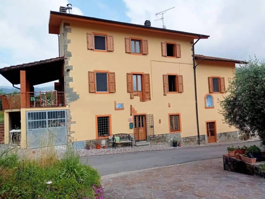 casa indipendente in vendita a Montecatini-Terme