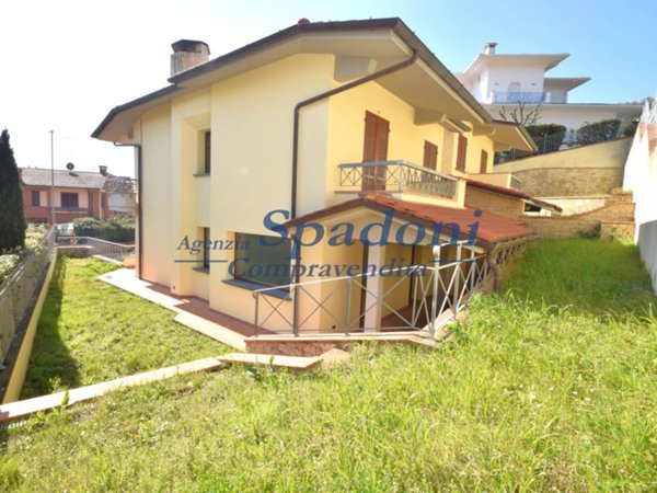 casa indipendente in vendita a Montecatini-Terme in zona Vico