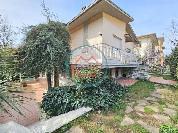 casa indipendente in vendita a Montecatini-Terme