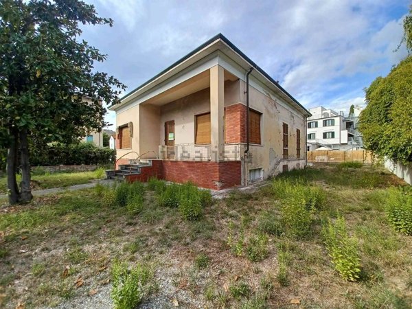 casa indipendente in vendita a Montecatini-Terme