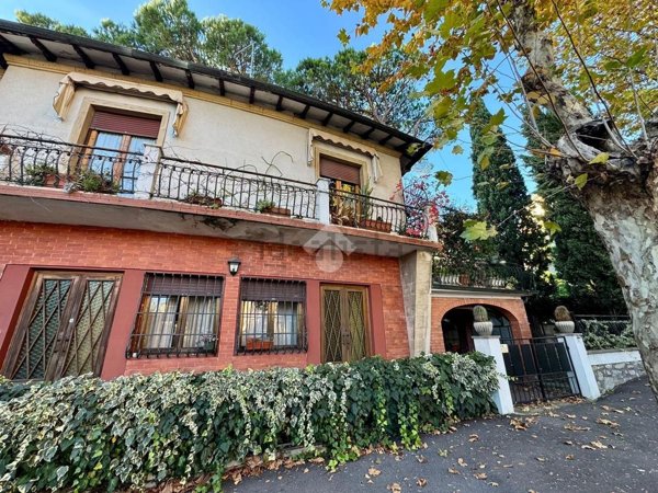 casa indipendente in vendita a Montecatini-Terme