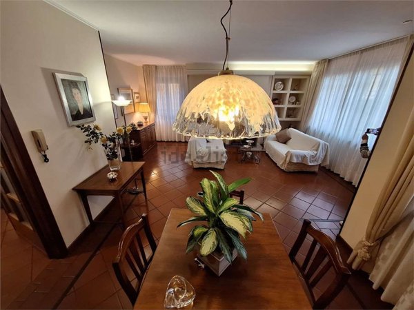 casa indipendente in vendita a Montecatini-Terme