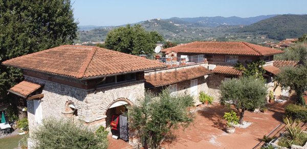casa indipendente in vendita a Montecatini-Terme