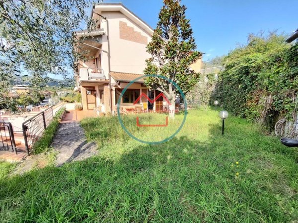 casa indipendente in vendita a Montecatini-Terme in zona Vico