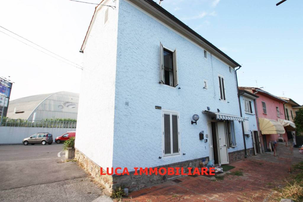 casa indipendente in vendita a Montecatini-Terme in zona Vico