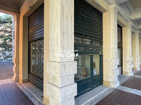 negozio in vendita a Montecatini-Terme in zona Vico