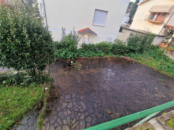 casa indipendente in vendita a Montecatini-Terme