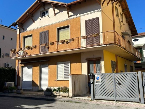 casa indipendente in vendita a Montecatini-Terme