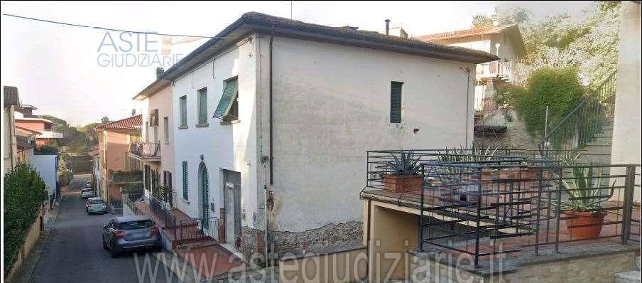 appartamento in vendita a Montecatini-Terme in zona Vico