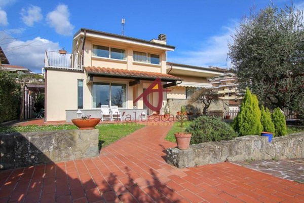 casa indipendente in vendita a Montecatini-Terme in zona Vico