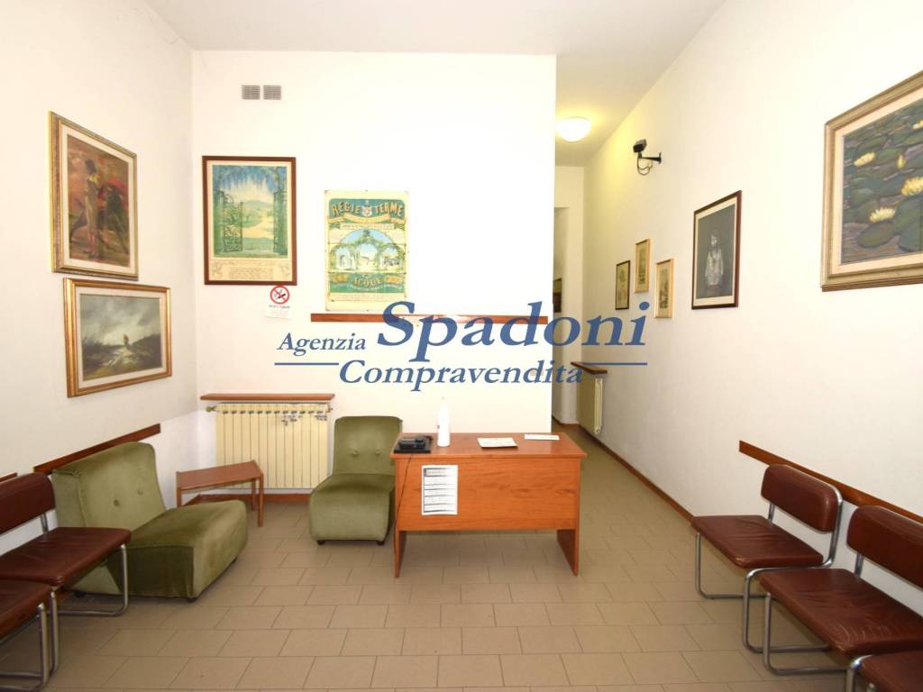ufficio in vendita a Montecatini-Terme in zona Vico