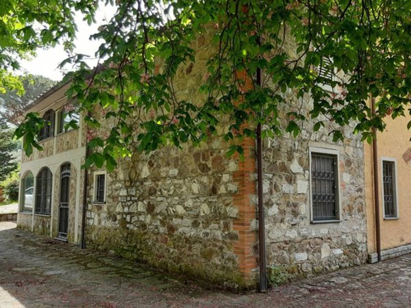 casa indipendente in vendita a Montecatini-Terme in zona Montecatini Alto
