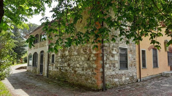 casa indipendente in vendita a Montecatini-Terme in zona Montecatini Alto