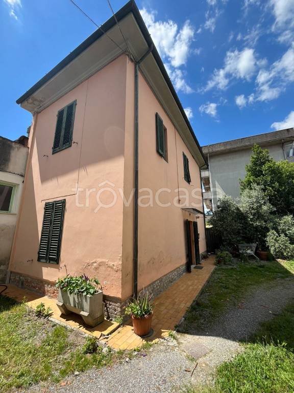 casa indipendente in vendita a Montecatini-Terme in zona Vico