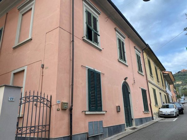 appartamento in vendita a Montecatini-Terme in zona Montecatini Alto